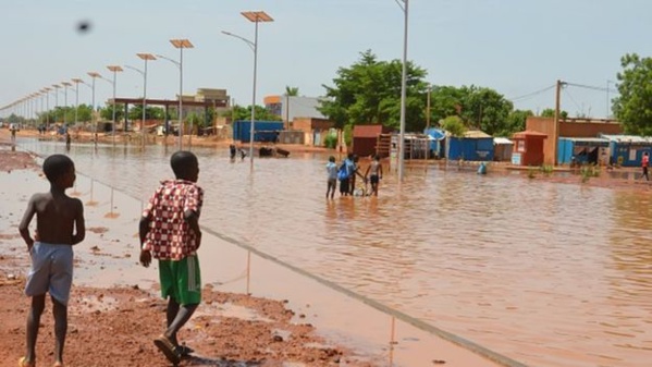 Niger: 50 morts, plus de 100.000 sinistrés après des inondations (ONU) Niger: 50 morts, plus de 100.000 sinistrés après des inondations (ONU)