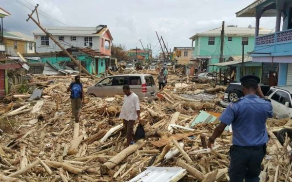 Porto Rico "anéanti" par l'ouragan Maria, l'aide arrive à la Dominique