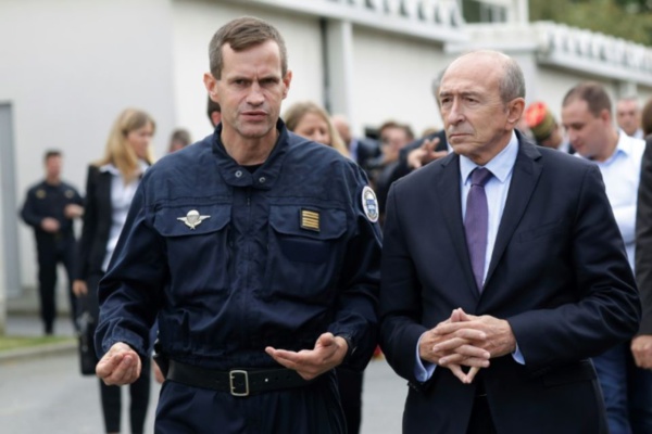 Gérard Collomb, ministre de l'Intérieur, avec Laurent Phélip, le patron du GIGN Gérard Collomb, ministre de l'Intérieur, avec Laurent Phélip, le patron du GIGN