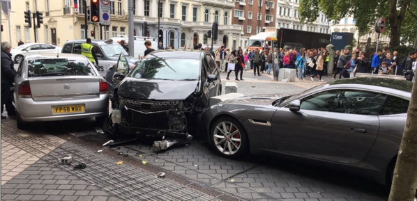 Londres: des piétons fauchés par un véhicule, un homme arrêté Londres: des piétons fauchés par un véhicule, un homme arrêté
