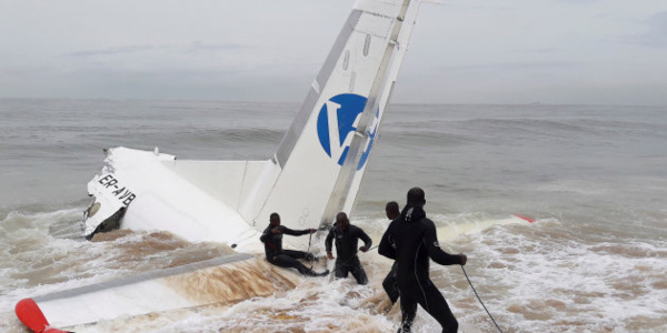 Crash d'un avion au large d'Abidjan: 4 Moldaves tués, 4 Français blessés