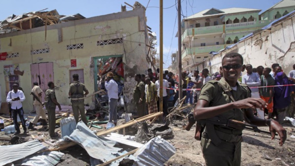 Somalie: Plus de 20 morts dans un attentat à la bombe à Mogadiscio (police)