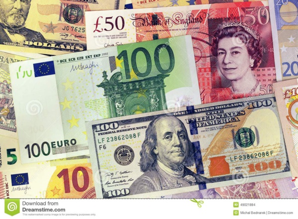 L'euro baisse face au dollar dans un marché prudent