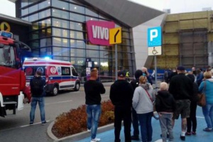 Pologne : un mort, neuf blessés dans une attaque au couteau dans un centre commercial