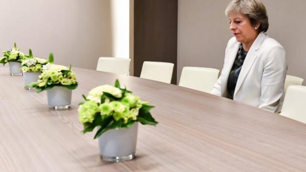 Une photo de Theresa May à Bruxelles suscite la risée des internautes