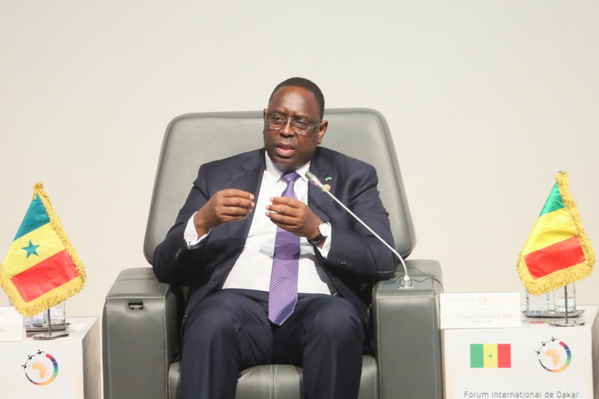 Macky Sall entouré de Paul Kagamé et Ibrahim Boubacar Keïta (photo présidence sénégalaise) Macky Sall entouré de Paul Kagamé et Ibrahim Boubacar Keïta (photo présidence sénégalaise)