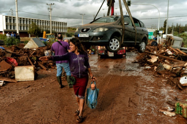 Inondations meurtrières en Grèce: deuil après une "catastrophe annoncée"