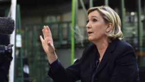 Marine Le Pen affirme être "chassée" de sa banque, HSBC