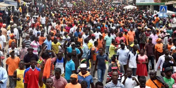 Crise politique au Togo: des milliers de manifestants à Lomé Crise politique au Togo: des milliers de manifestants à Lomé