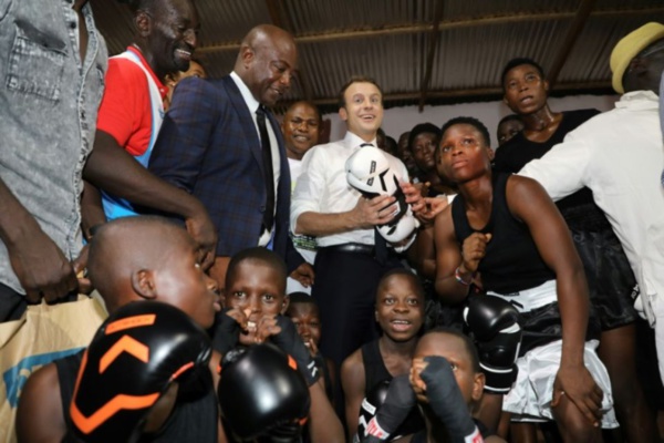 Macron conclut au Ghana une tournée africaine inédite