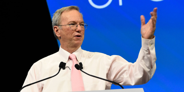 Le président d'Alphabet, maison-mère de Google, quitte ses fonctions Le président d'Alphabet, maison-mère de Google, quitte ses fonctions