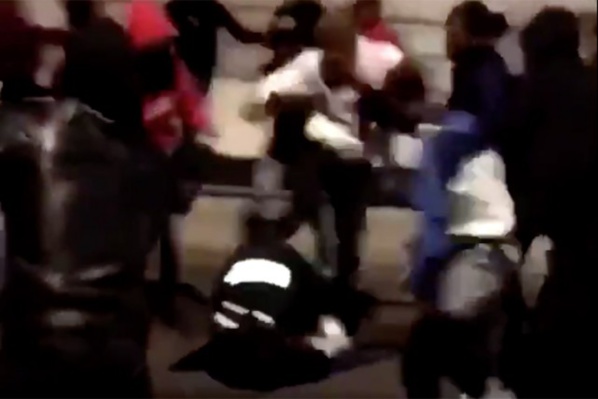 Indignation en France après le passage à tabac de deux policiers Indignation en France après le passage à tabac de deux policiers