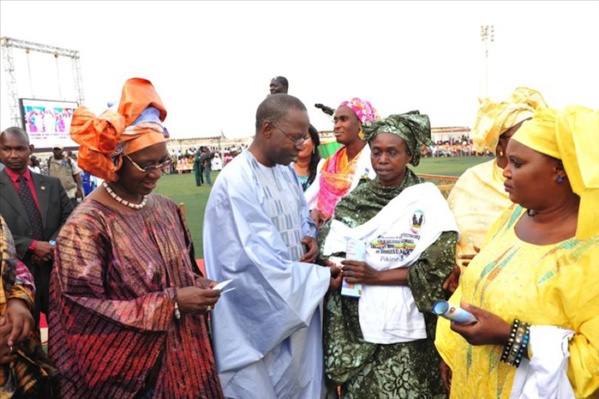 Le PM en compagnie de la Délégué générale à la Protection sociale et à la Solidarité nationale Le PM en compagnie de la Délégué générale à la Protection sociale et à la Solidarité nationale