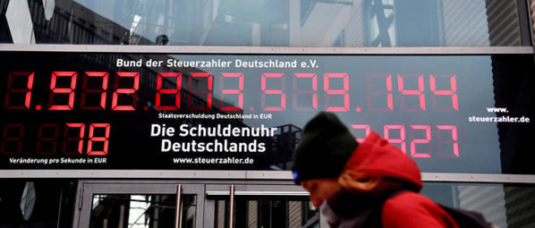 Allemagne: "l'horloge de la dette" recule pour la 1ère fois en 20 ans Allemagne: "l'horloge de la dette" recule pour la 1ère fois en 20 ans