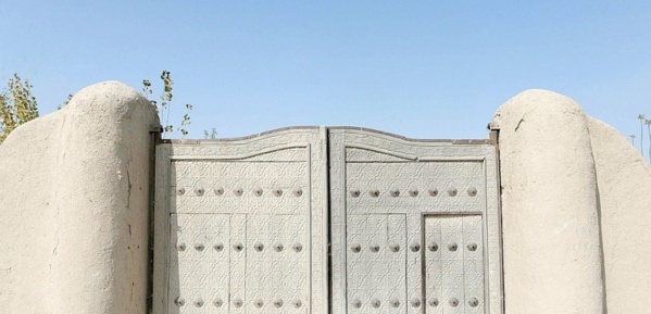 Dans le nord de l'Afghanistan, les mystères de la mosquée des Neuf Dômes