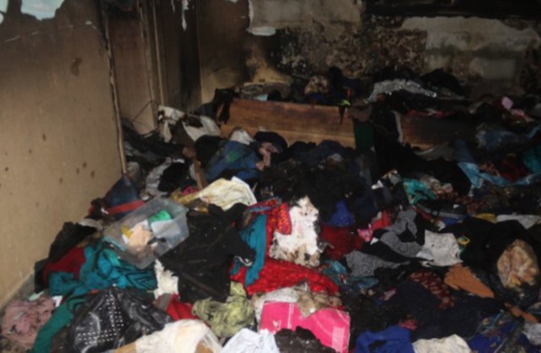 Université Cheikh Anta Diop - Chambre 28 du pavillon 5 des mariés : sept étudiantes frôlent la mort avec une grenade lancée par un policier Université Cheikh Anta Diop - Chambre 28 du pavillon 5 des mariés : sept étudiantes frôlent la mort avec une grenade lancée par un policier