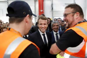 Macron chez Toyota puis à Versailles pour séduire les multinationales