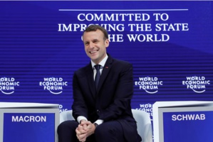 La France "de retour" et veut un "nouveau contrat mondial", clame Macron à Davos