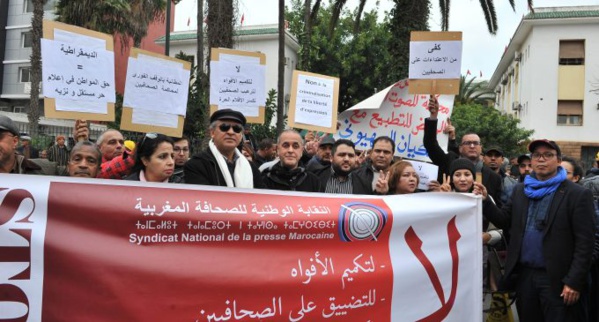 Maroc: mobilisation pour quatre journalistes jugés à Rabat