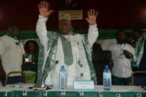 Cameroun: Joshua Osih investi candidat du principal parti d'opposition Cameroun: Joshua Osih investi candidat du principal parti d'opposition