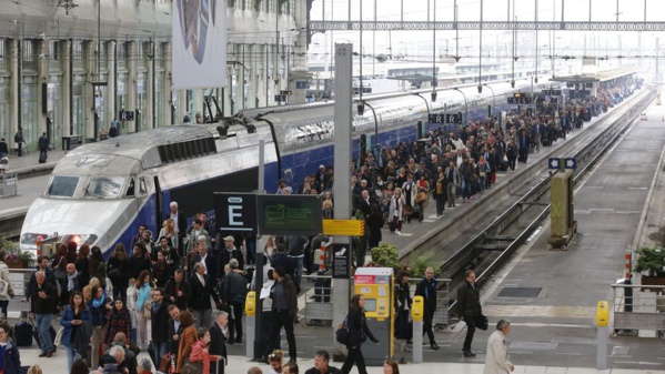 Réforme de la SNCF: les syndicats de cheminots prêts à une grève dure Réforme de la SNCF: les syndicats de cheminots prêts à une grève dure