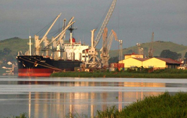 Le "port en eau profonde" de Banana ou DP World pourrait être éclaboussé Le "port en eau profonde" de Banana ou DP World pourrait être éclaboussé