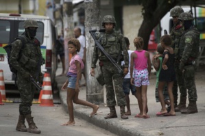 Nouveau drame à Rio: un enfant d'un an et deux adultes tués par balles dans une favela