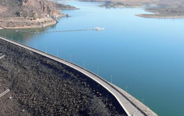 Un barrage d'eau Un barrage d'eau