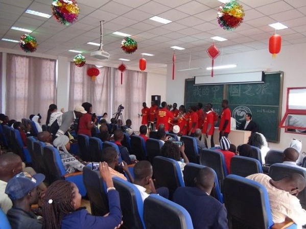 L'Institut Confucius de l'Université Cheikh Anta Diop de Dakar L'Institut Confucius de l'Université Cheikh Anta Diop de Dakar