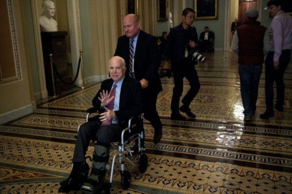 Etats-Unis: le sénateur républicain McCain va publier de nouveaux mémoires
