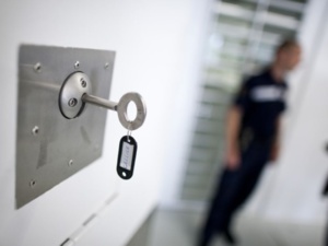 Enquête sur les téléphones d'un détenu pour terrorisme