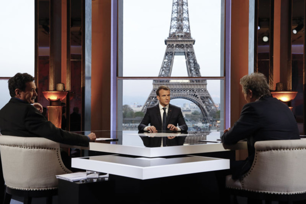 Macron se dit au coeur du jeu mondial lors d'un entretien musclé
