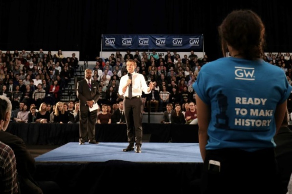 Emmanuel Macron répond du tac au tac aux étudiants américains