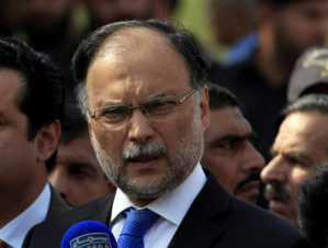 Pakistan : le ministre de l'Intérieur blessé par balle