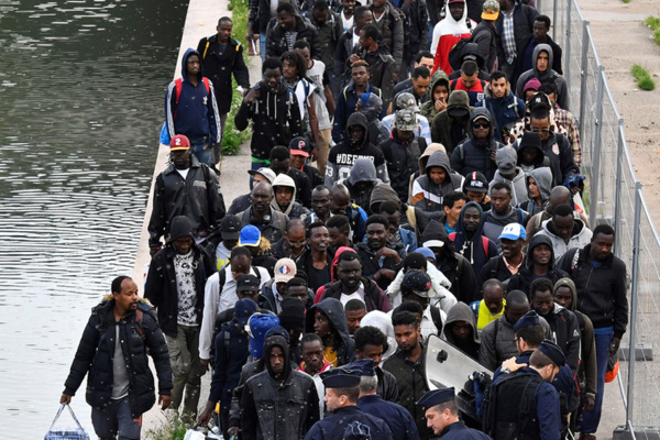 Démantèlement du camp du Millénaire à Paris : 1 016 migrants évacués, selon le préfet de région