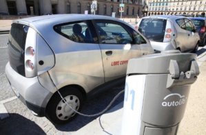 Les élus franciliens dénoncent les méthodes de Bolloré sur l'Autolib'