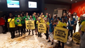 Total: l'assemblée générale envahie par Greenpeace