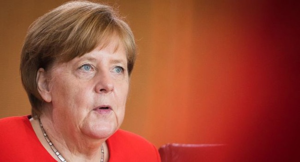 Angela Merkel lâche du lest sur la zone euro