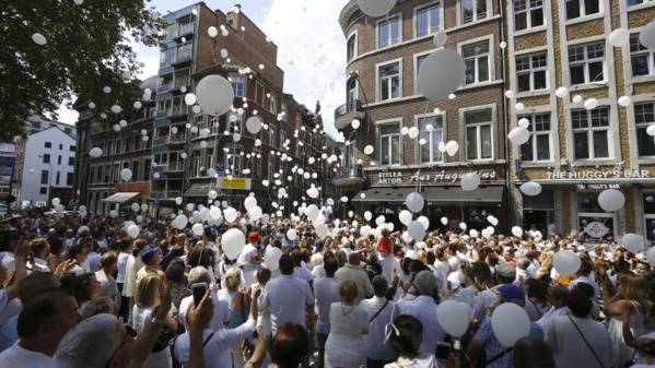 Belgique: Marche blanche pour les trois victimes de l'attaque jihadiste de Liège Belgique: Marche blanche pour les trois victimes de l'attaque jihadiste de Liège