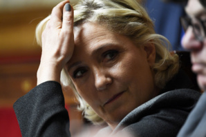 Marine Le Pen doit rembourser 300.000 euros au Parlement européen, confirme la justice de l'UE