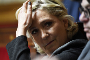 Marine Le Pen doit rembourser 300.000 euros au Parlement européen, confirme la justice de l'UE Marine Le Pen doit rembourser 300.000 euros au Parlement européen, confirme la justice de l'UE