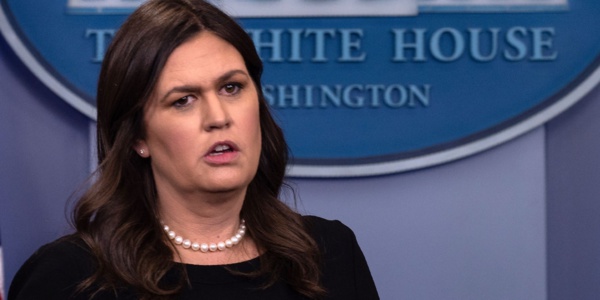 La porte-parole de la Maison Blanche priée de quitter un restaurant