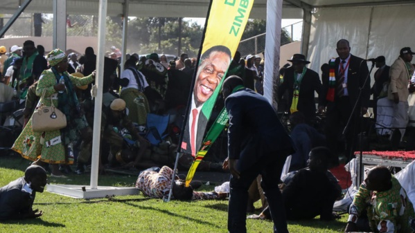 Le président zimbabwéen sain et sauf après une explosion
