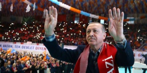 Turquie: Erdogan remporte la présidentielle au premier tour (autorités électorales)