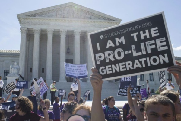 L'avortement au coeur de la lutte pour l'avenir de la Cour suprême américaine