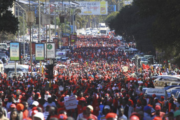 L'opposition manifeste au Zimbabwe pour prévenir les risques de fraude électorale L'opposition manifeste au Zimbabwe pour prévenir les risques de fraude électorale