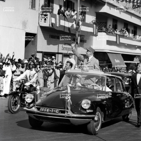 Charles De Gaulle en visite à Dakar en décembre 1959