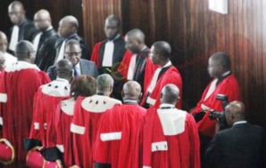 Justice couchée : la démocratie sénégalaise bascule du coté obscur Justice couchée : la démocratie sénégalaise bascule du coté obscur