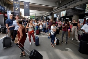 Une des principales gares parisiennes paralysée Une des principales gares parisiennes paralysée