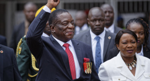 Zimbabwe: Emmerson Mnangagwa élu président au premier tour, selon les résultats officiels Zimbabwe: Emmerson Mnangagwa élu président au premier tour, selon les résultats officiels